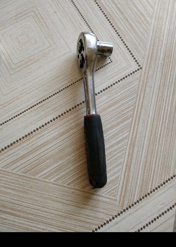 Diğer Metal gri buji anahtari