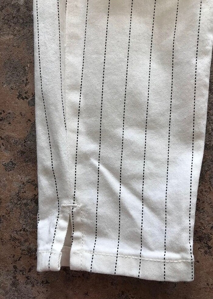 Çizgili Beyaz Pantolon - Görsel 2