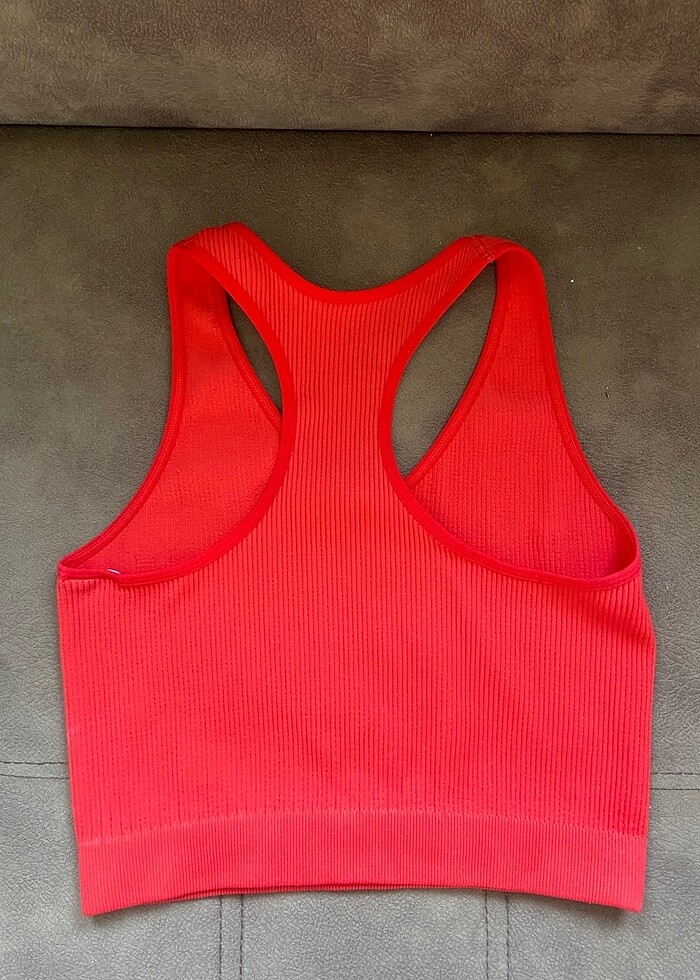 Kırmızı Crop - Görsel 3