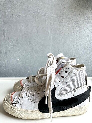 Nike Blazer Mid