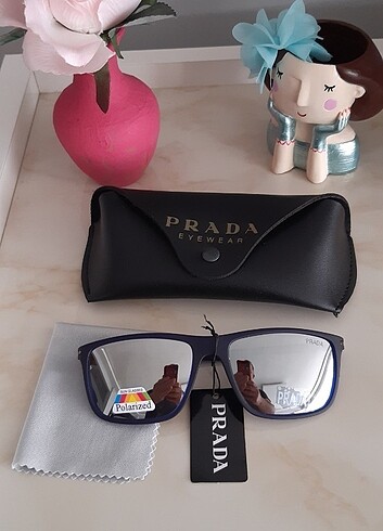 PRADA POLARİZE GÜNEŞ GÖZLÜĞÜ 