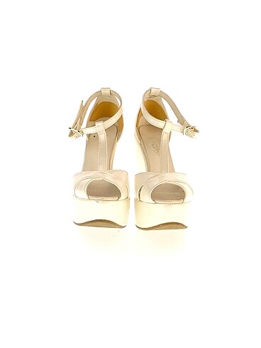 35 Beden PreLoved Dolgu Topuk %70 İndirimli.