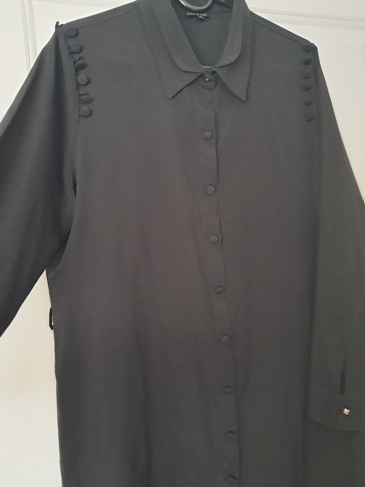 Siyah Uzun Kollu Düğmeli Gömlek - Görsel 2