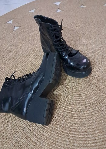 Siyah Platform Topuklu Gotik Kadın Botları - Görsel 3