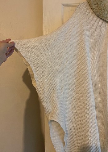 Bej tüylü Yakalı Örgü Kadın Panço - Görsel 3