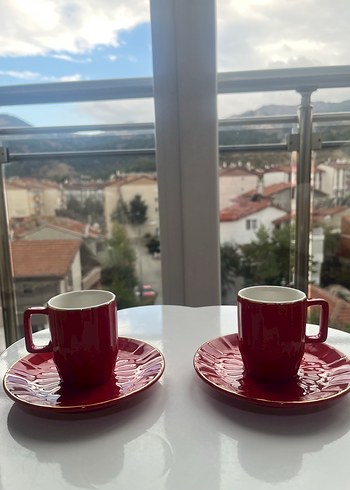 Kırmızı Renkli 2'li Fincan ve Tabak Seti