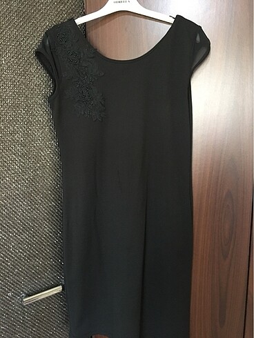 Siyah şık bi elbise