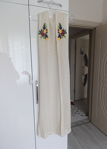 Beyaz uzun yelek