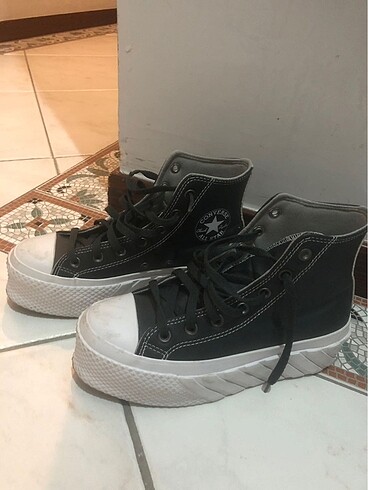 Converse Kalın Taban Deri Ayakkabı