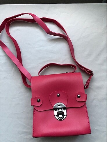 Pembe çanta