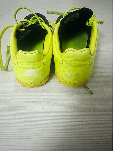 30 Beden yeşil Renk Adidas halı saha