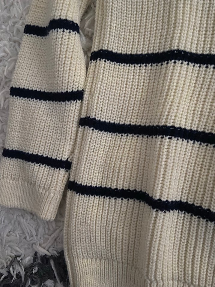 Bej Çizgili Boğazlı Triko  Kazak - Görsel 3