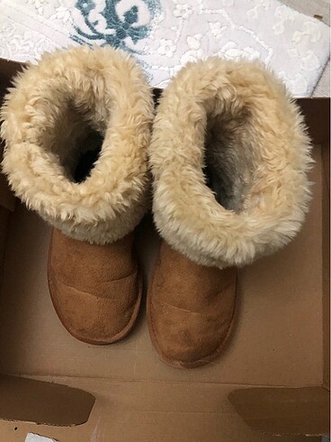 Ugg Ugg bot