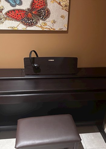 Gül ağacı Yamaha Dijital Piyano