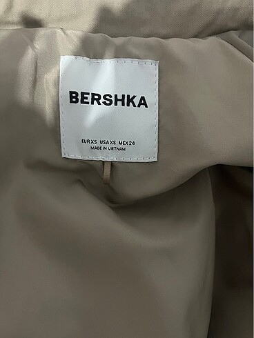 xs Beden Bershka kısa trençkot