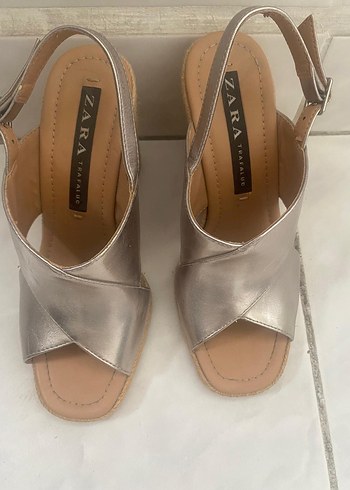 37 Beden Zara Dolgu Topuklu Sandalet