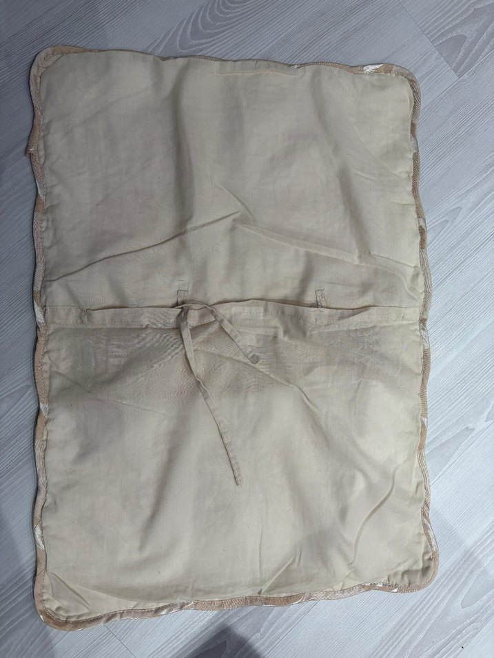 Bej İşlemeli Parlak Yatak Örtüsü - Görsel 3