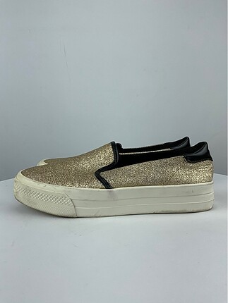 Bershka Gold slip-on ayakkabı