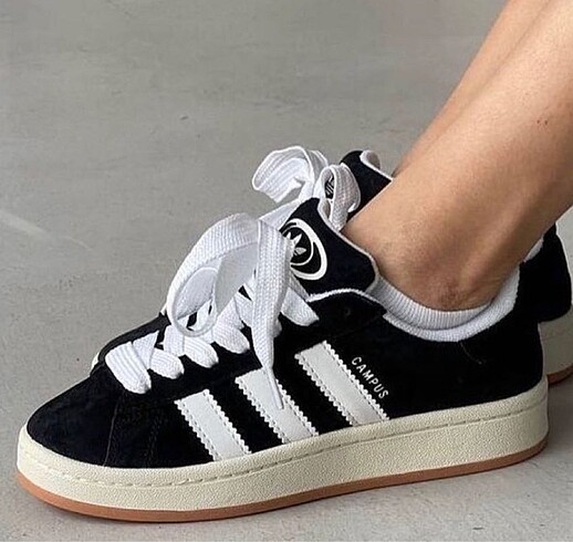 Adidas campüs