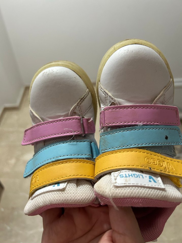 Kız Çocuk Çok Renkli Cırt Cırtlı Spor Ayakkabı - Görsel 3