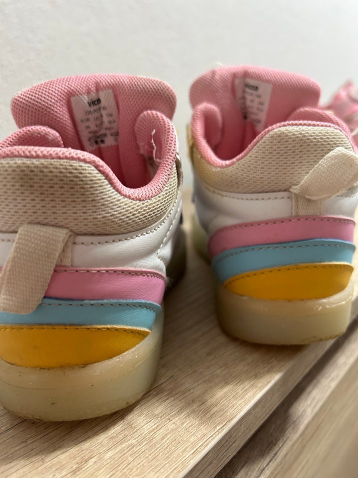 Kız Çocuk Çok Renkli Cırt Cırtlı Spor Ayakkabı - Görsel 5