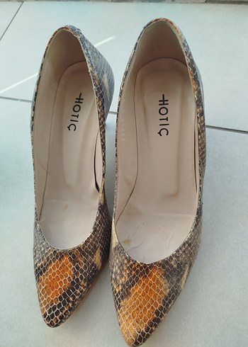 Hotic Bej Yılan Desenli Stiletto