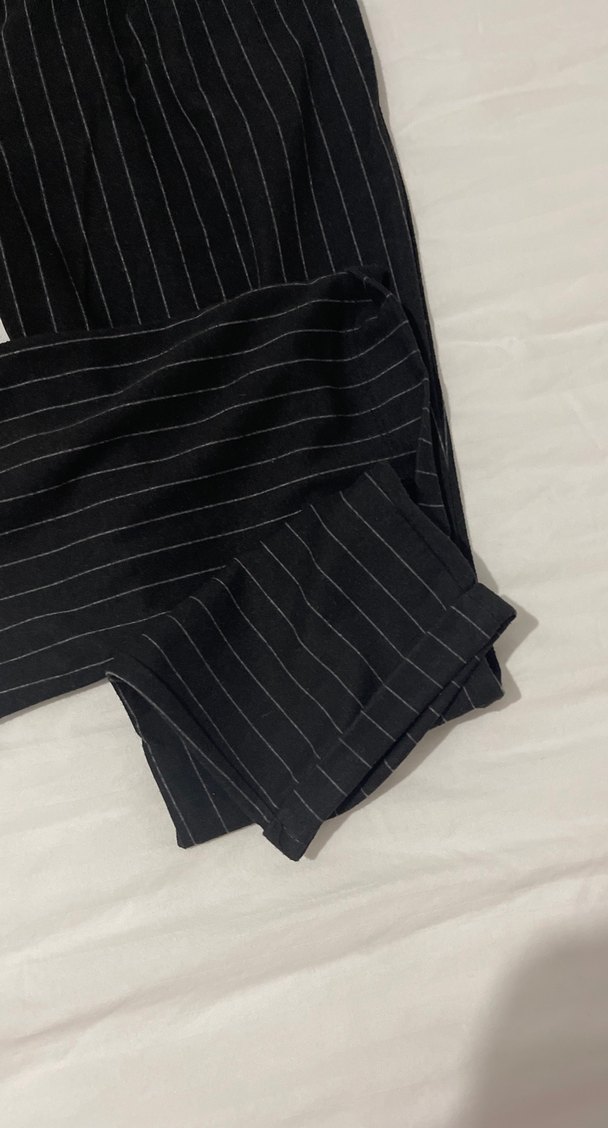 Kadın Siyah Çizgili Pileli Kumaş Pantolon - Görsel 3