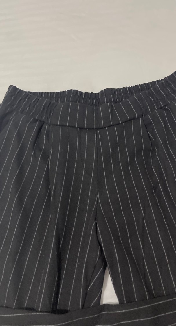 Kadın Siyah Çizgili Pileli Kumaş Pantolon - Görsel 2