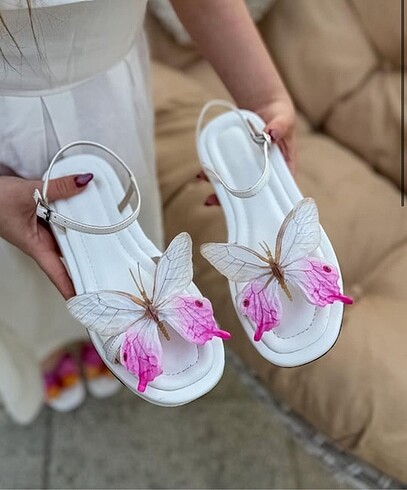 universal Beden çeşitli Renk Kelebek detaylı sandalet