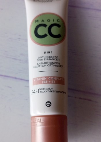 Loreal Magic CC 5in1 - Görsel 3