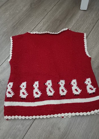3 Yaş Beden Nakışlı Kız Bebek Kırmızı Örgü Takım