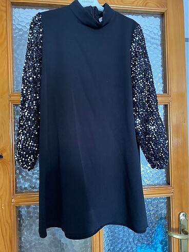 Kolları payetli tunik