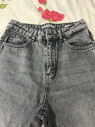 mom jean