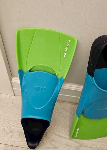 Mavi ve Yeşil Deniz Yüzme Paletleri - Görsel 4