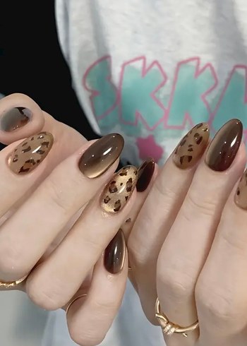 Parlak Kahverengi Leopar Desenli Takma Tırnak - Görsel 2