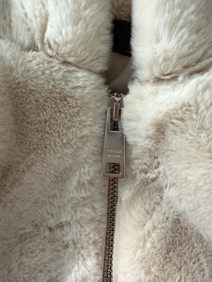 Kapüşonlu Bej Peluş Kadın Ceket - Görsel 3