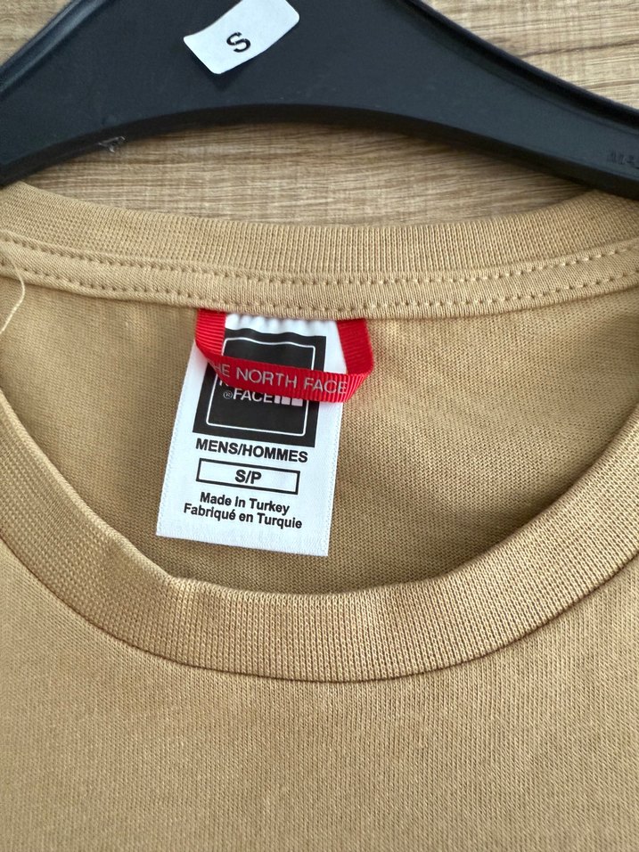 The North Face kadın Bej Baskılı Tişört - Görsel 3