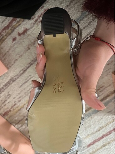 Gümüş renk ayakkabı - Görsel 3