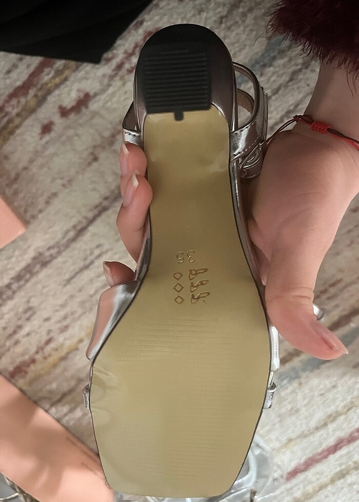 Gümüş renk ayakkabı - Görsel 3