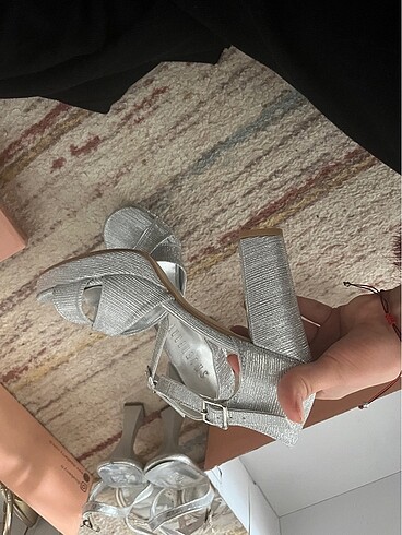 Topuklu ayakkabı - Görsel 4