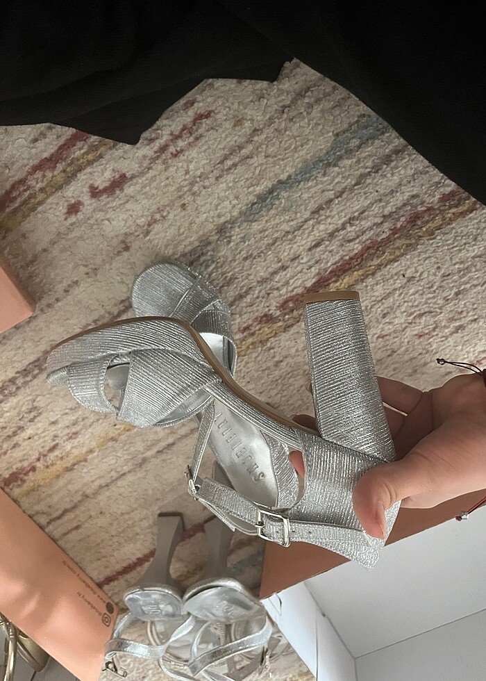 Topuklu ayakkabı - Görsel 4