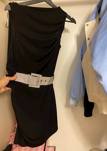 Zara Zara kemerli siyah kısa elbise