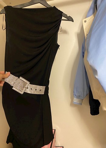Zara kemerli siyah kısa elbise