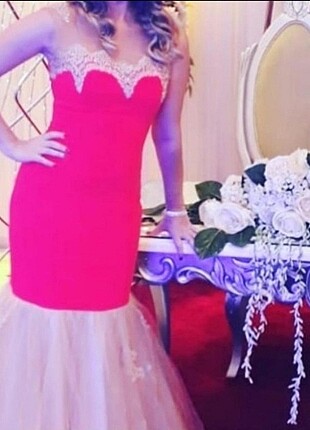 l Beden Kırmızı tütülü gece elbisesi, tuvalet, kina elbisesi