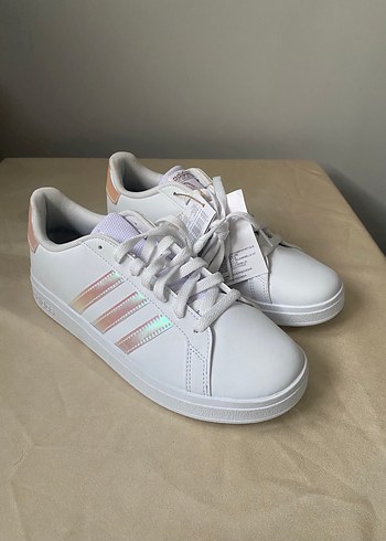 39,5 Beden Adidas Beyaz Pastel Kadın Spor Ayakkabı