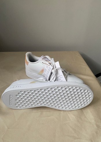 39,5 Beden beyaz Renk Adidas Beyaz Pastel Kadın Spor Ayakkabı