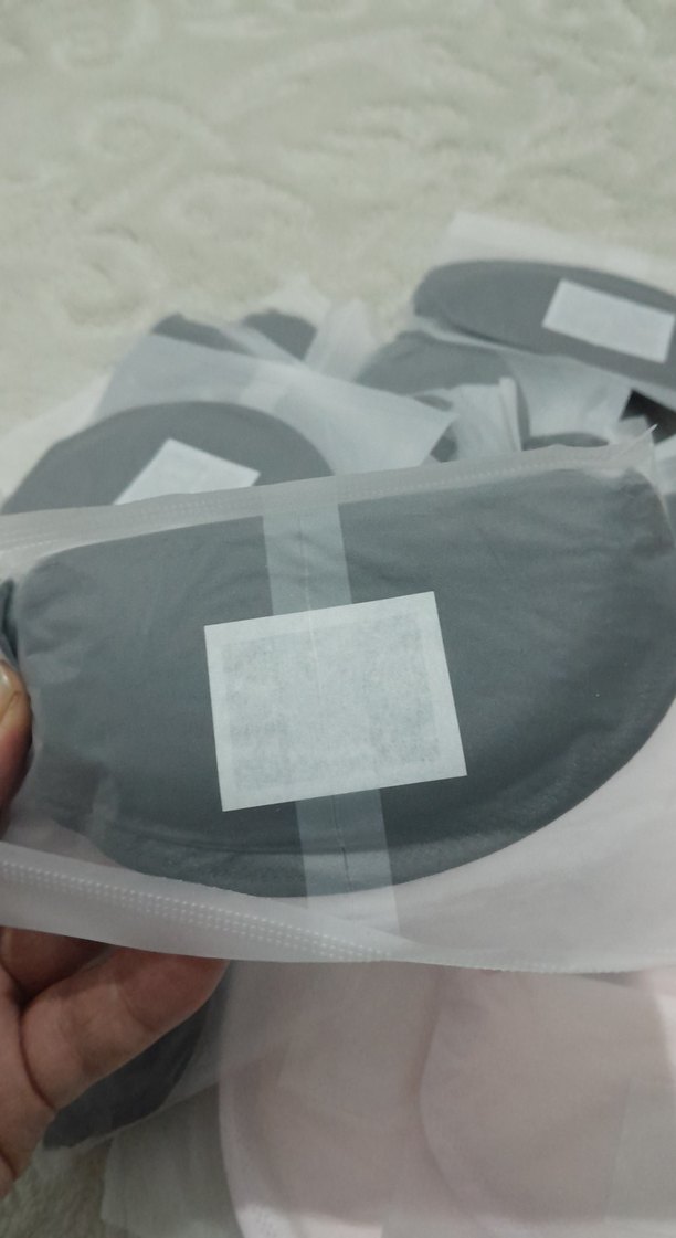 Gri Göğüs Pedi - Görsel 2