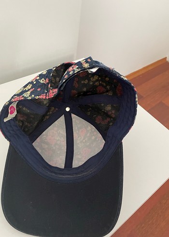 Payetli Beyaz Kadın Şapka - NYC Girl - Görsel 4