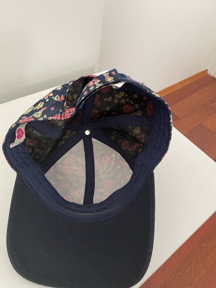 Payetli Beyaz Kadın Şapka - NYC Girl - Görsel 4