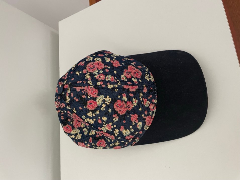 Payetli Beyaz Kadın Şapka - NYC Girl - Görsel 3